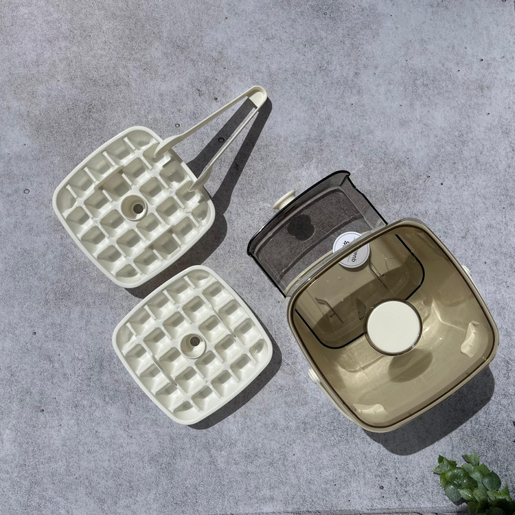 قالب یخ مخزن دار مدل MMF002